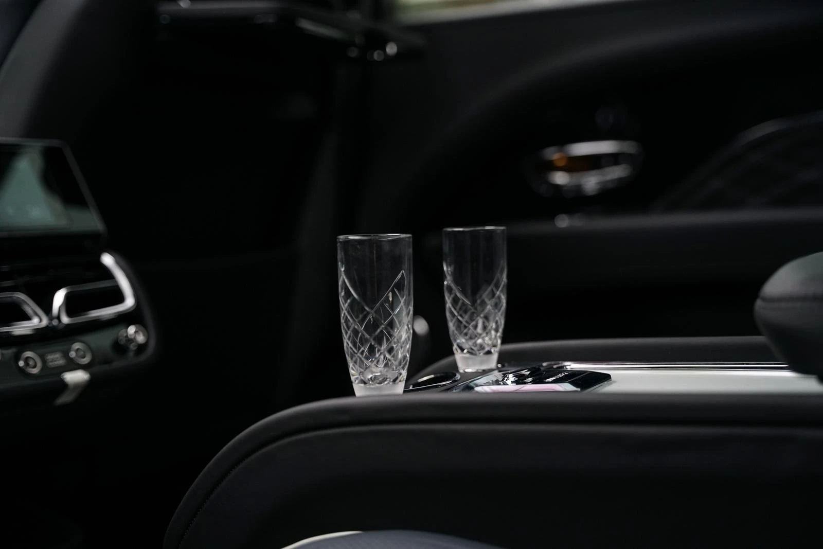 Bentley Bentayga V8/LONG/MULLINER/4-SEATS/TV/NAIM/PANO/ | Mobile.bg   16