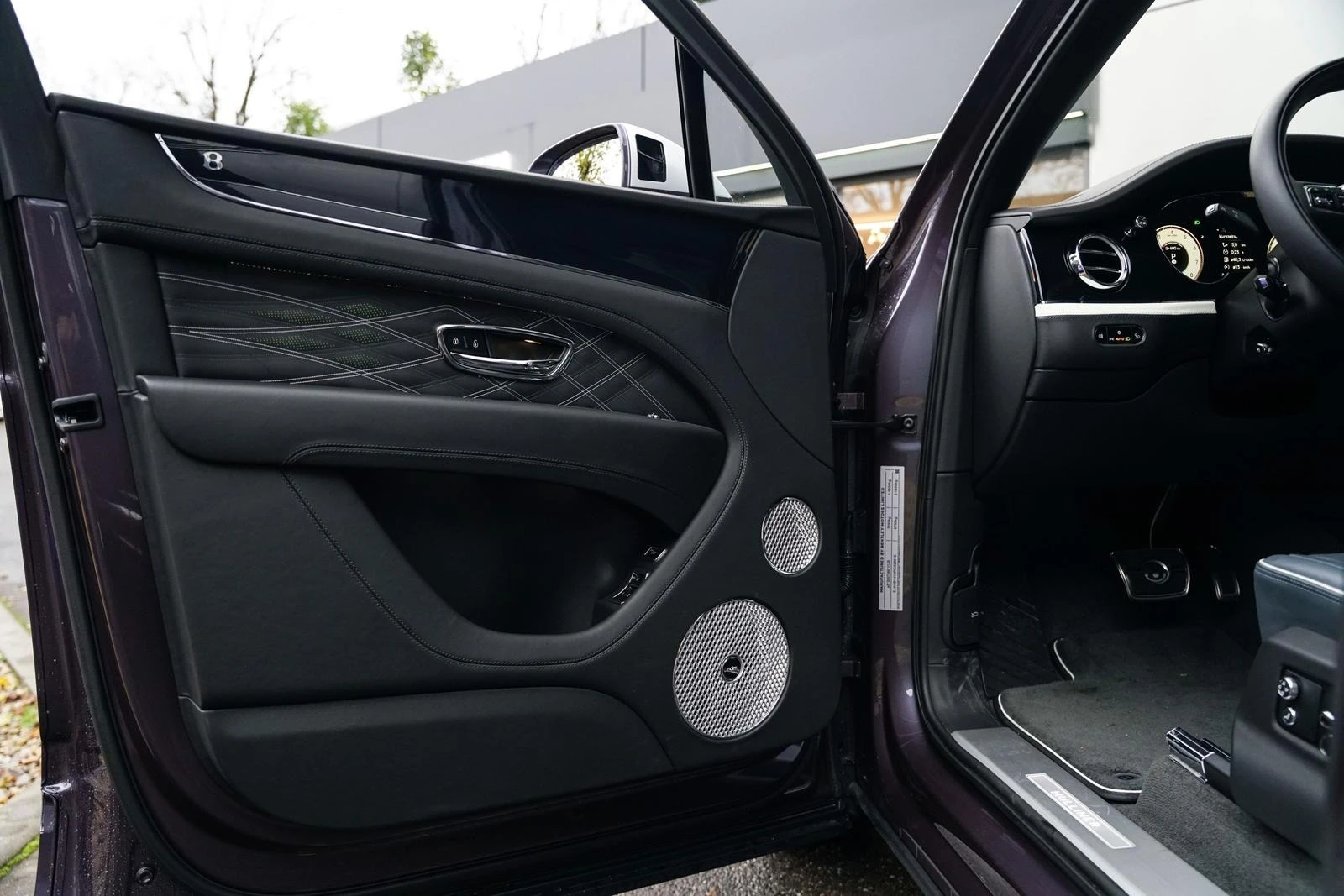 Bentley Bentayga V8/LONG/MULLINER/4-SEATS/TV/NAIM/PANO/ - изображение 7