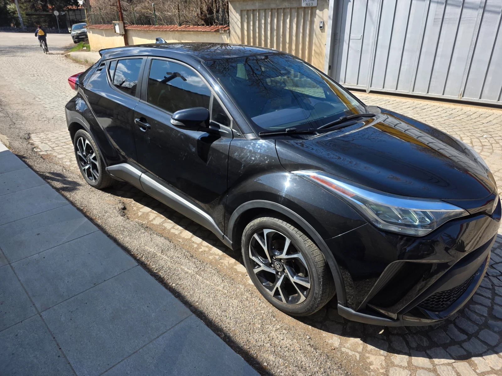 Toyota C-HR XLE edition, снимка 4 - Автомобили и джипове - 54098916