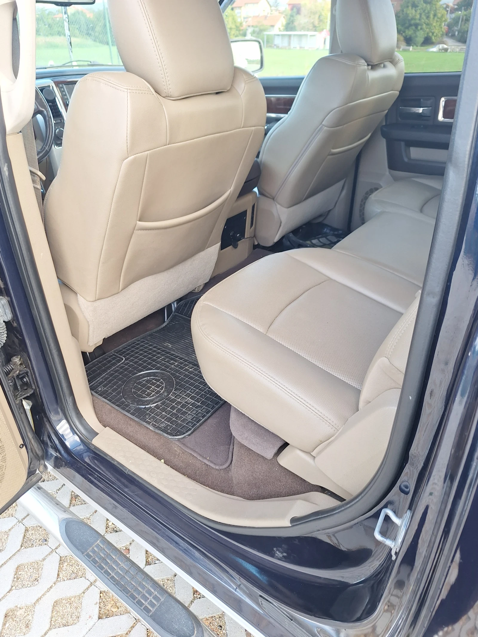 Dodge RAM 1500, снимка 12 - Автомобили и джипове - 54145934