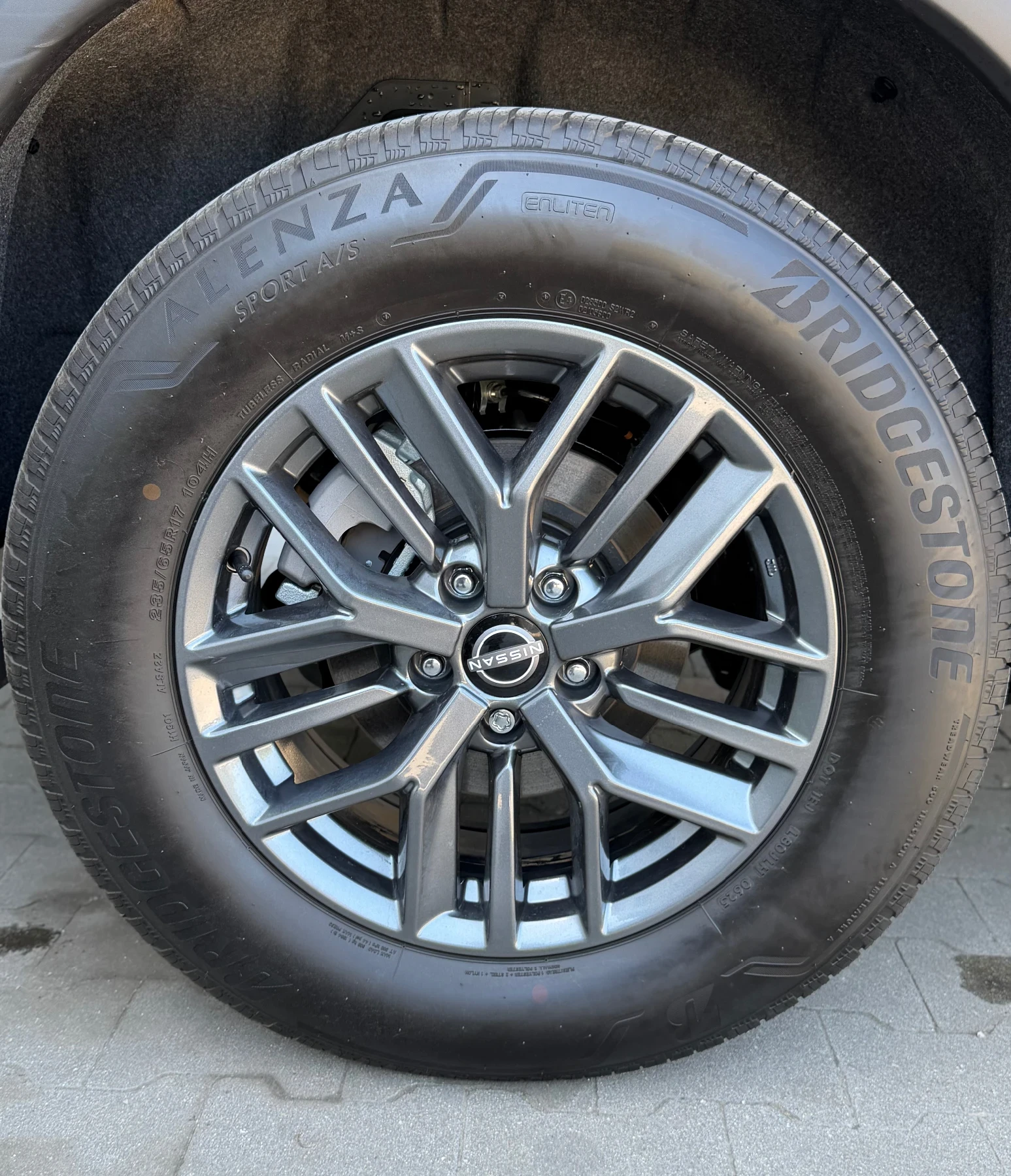 Nissan X-trail 1.5 i, снимка 16 - Автомобили и джипове - 54335546