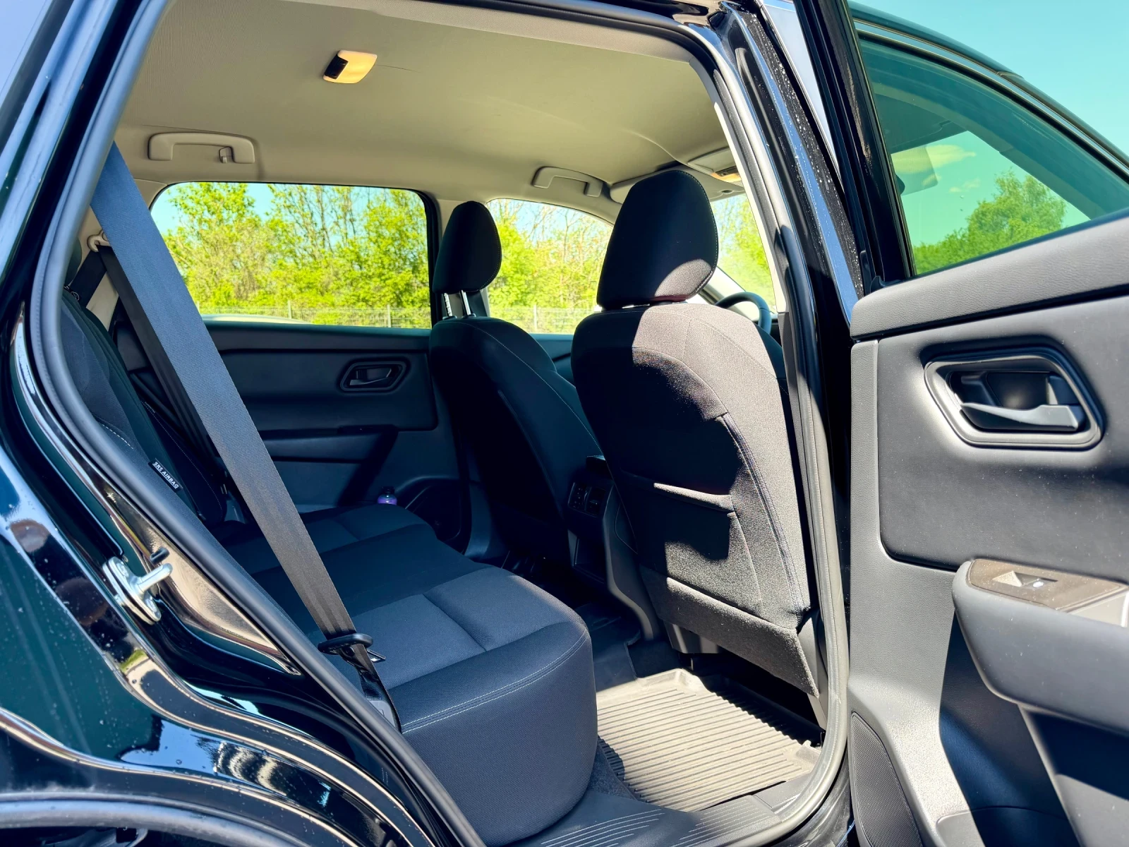 Nissan X-trail 1.5 i, снимка 14 - Автомобили и джипове - 54335546