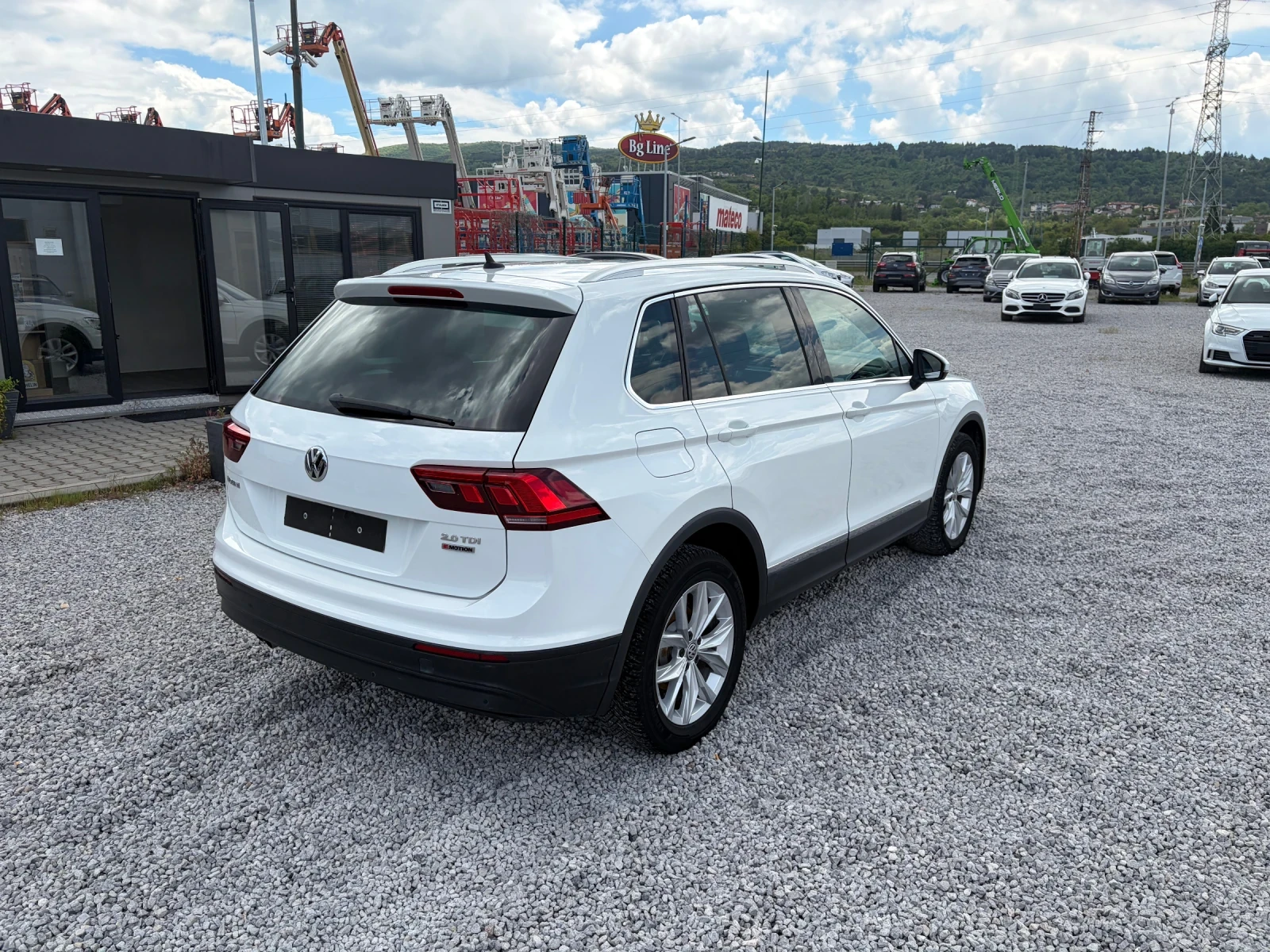 VW Tiguan 2.0TDI-150k.c. 4motion /АВТОМАТИК/, снимка 6 - Автомобили и джипове - 54579533
