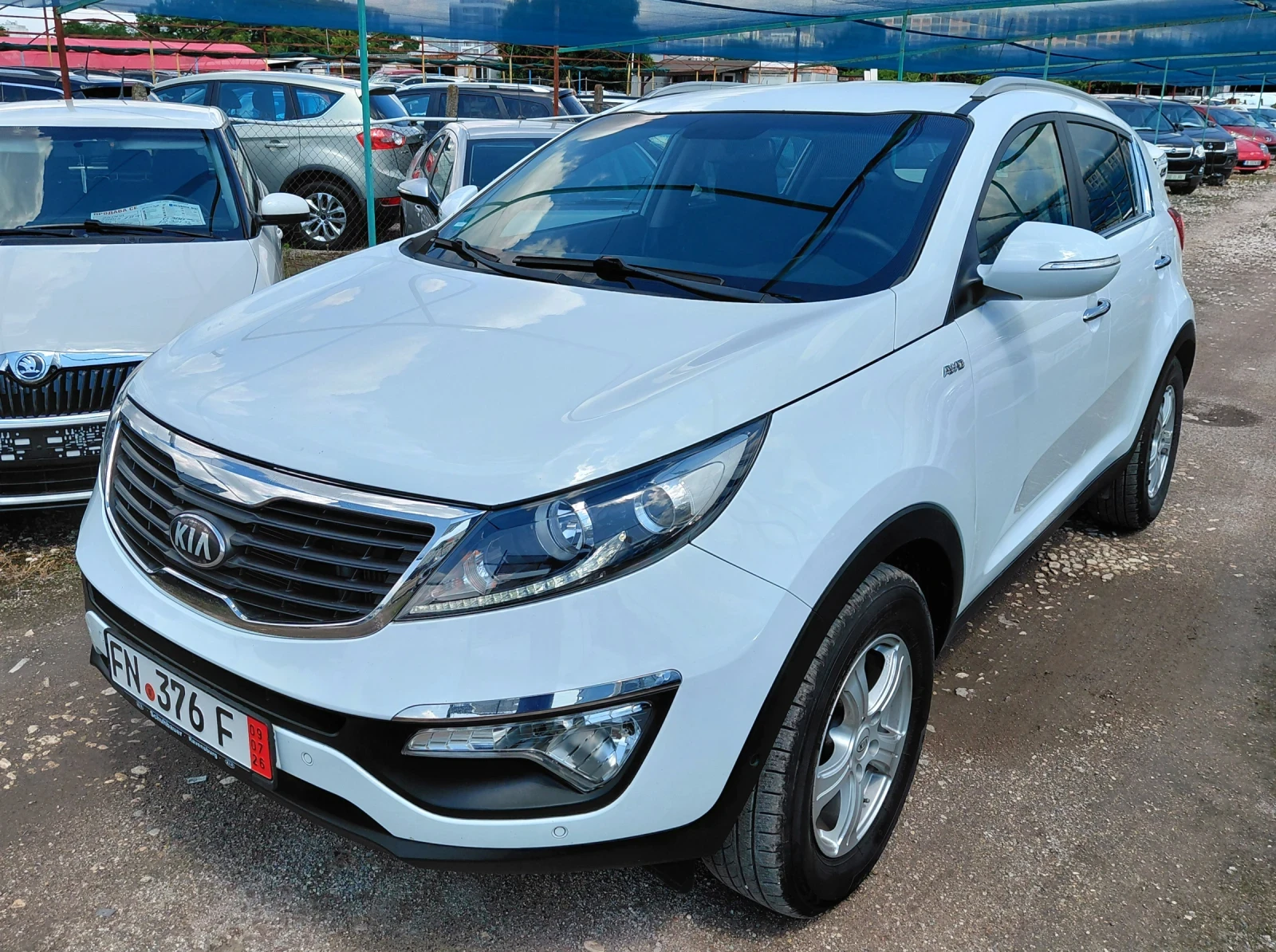 Kia Sportage 2.0CRDi * 4x4 * Навигация* Камера* Теглич* , снимка 3 - Автомобили и джипове - 55308349