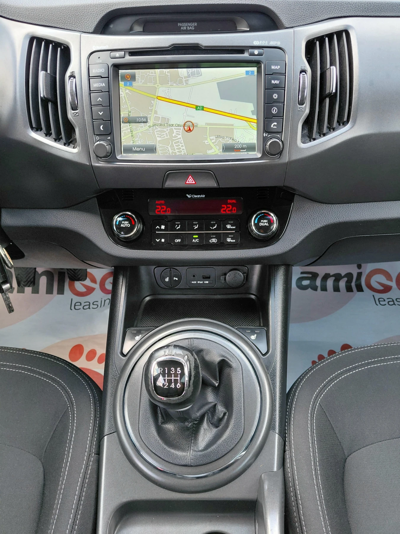 Kia Sportage 2.0CRDi * 4x4 * Навигация* Камера* Теглич* , снимка 11 - Автомобили и джипове - 55308349