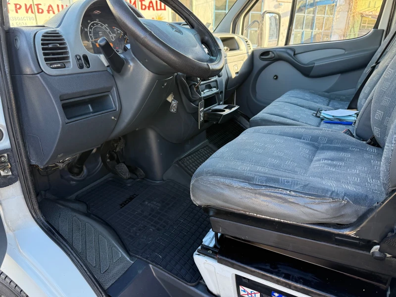 Mercedes-Benz Sprinter 313 Хладилен, снимка 9 - Бусове и автобуси - 53114583