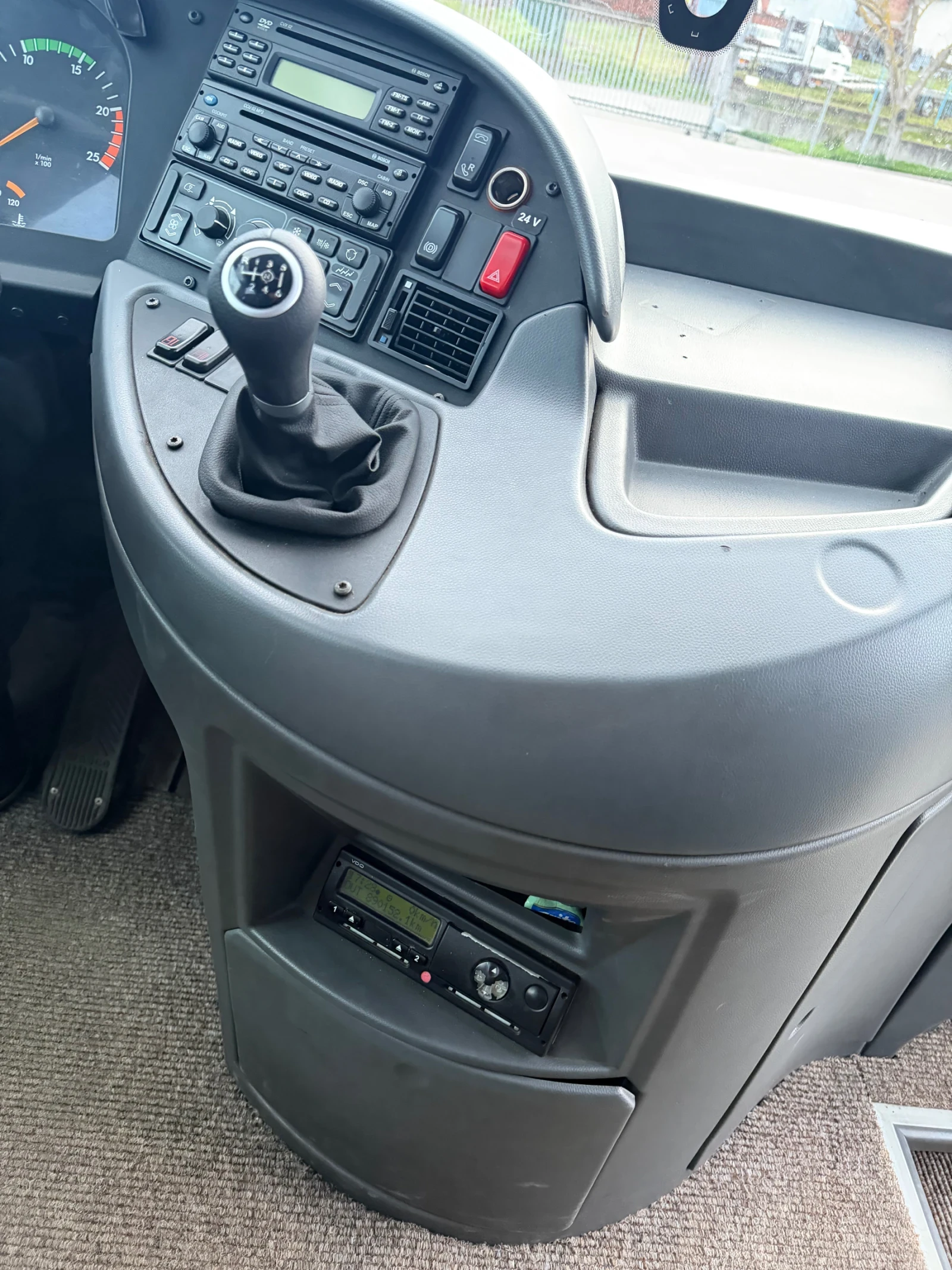 Mercedes-Benz Tourismo Еuro5 ръчка, снимка 15 - Бусове и автобуси - 54015907