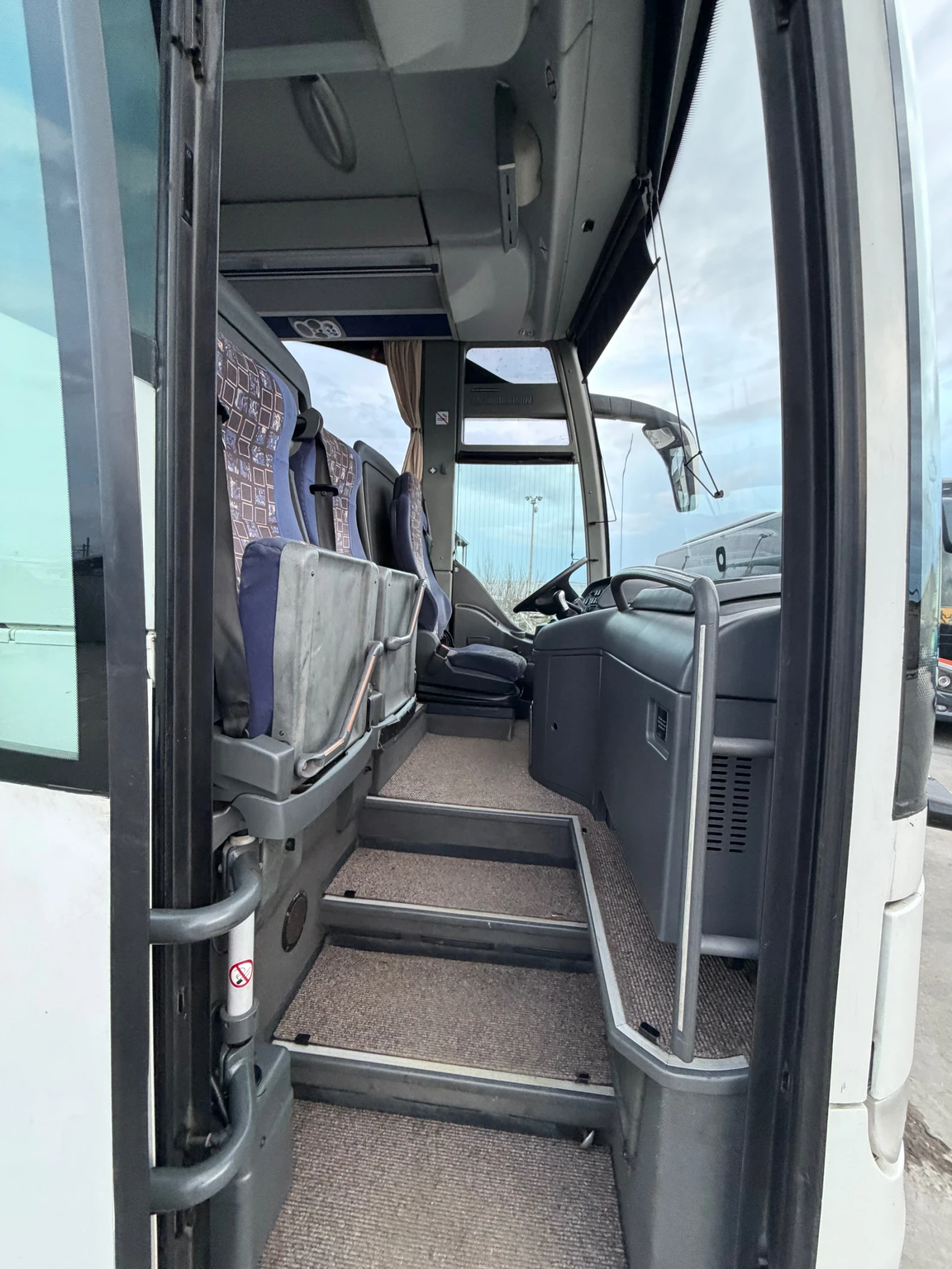 Mercedes-Benz Tourismo Еuro5 ръчка, снимка 10 - Бусове и автобуси - 54015907