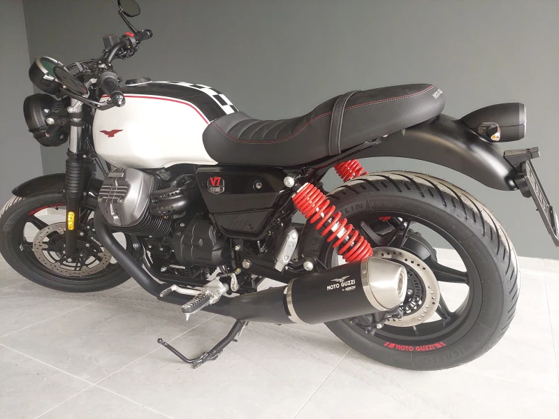 Moto Guzzi V v7 Stone Ten, снимка 2 - Мотоциклети и мототехника - 49854680