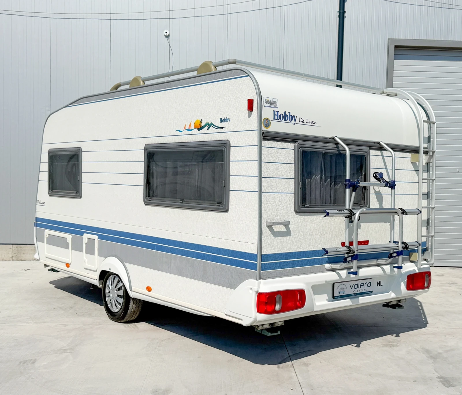 Каравана Hobby 440 DeLuxe+ форселт, снимка 3 - Каравани и кемпери - 55105066