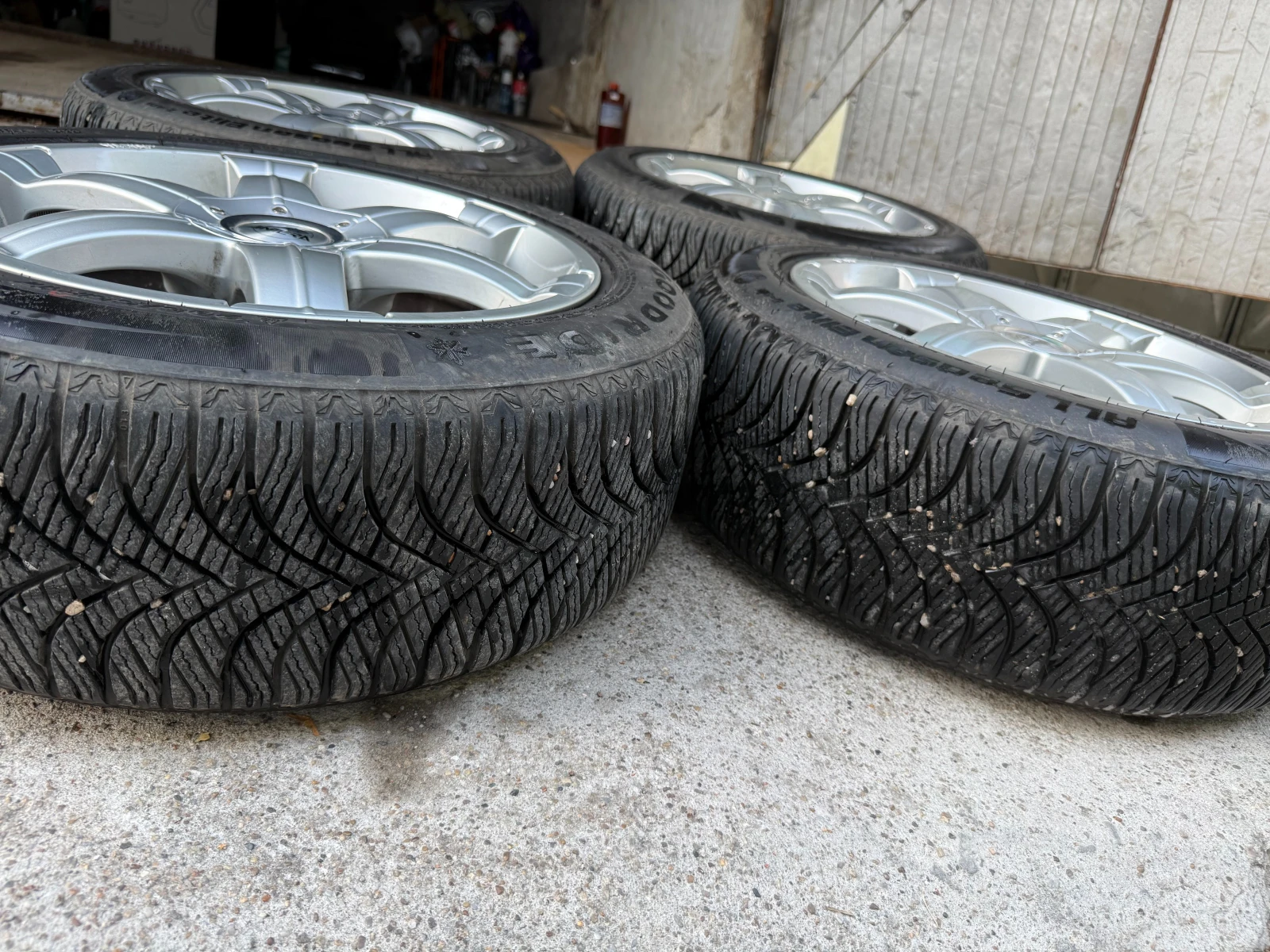 Гуми с джанти Goodride 205/55R17, снимка 2 - Гуми и джанти - 56233758