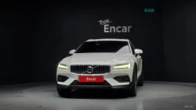 Volvo V60 Cross Country T5 Pro* 360* МАСАЖИ* ПАНО, снимка 3