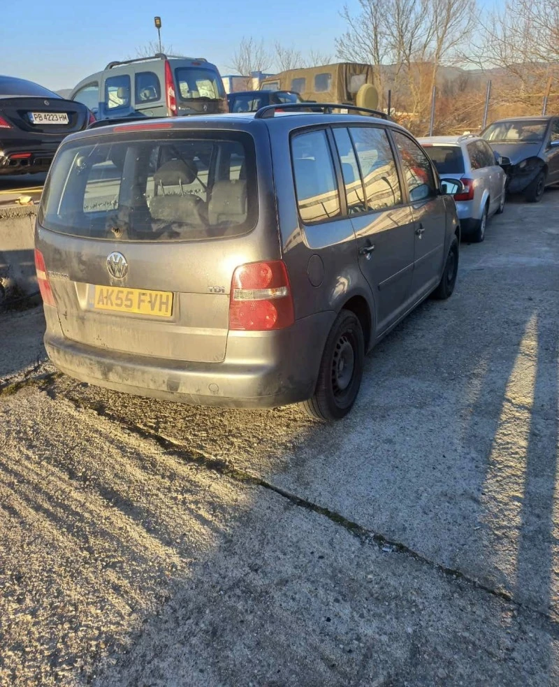 VW Touran, снимка 2 - Автомобили и джипове - 39832352