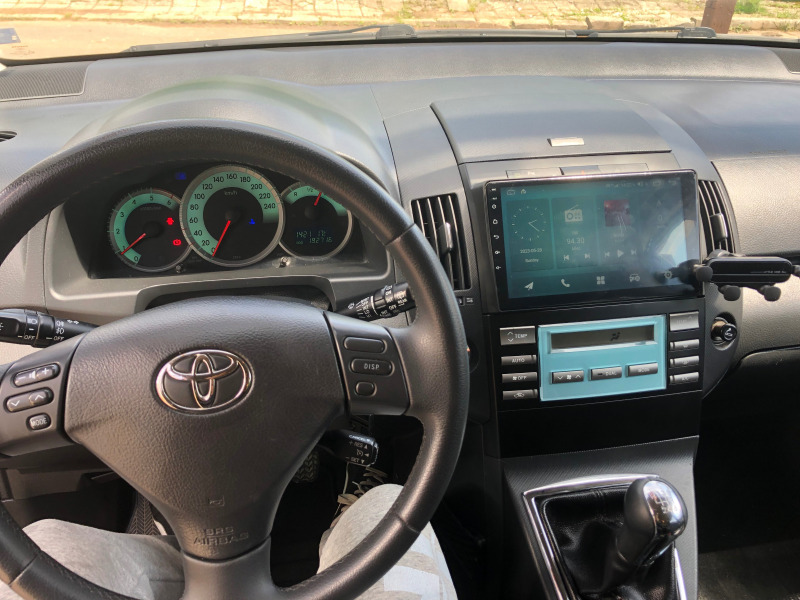 Toyota Corolla verso 2.2 D4D Дизел 136кс, снимка 7 - Автомобили и джипове - 46257365