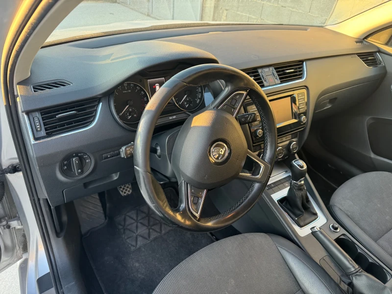 Skoda Octavia, снимка 5 - Автомобили и джипове - 47360080