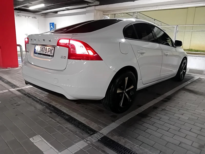 Volvo S60 D3 Facelift , снимка 6 - Автомобили и джипове - 48503032