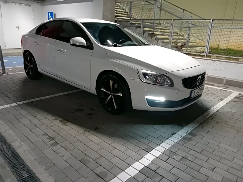 Volvo S60 D3 Facelift , снимка 2 - Автомобили и джипове - 48503032