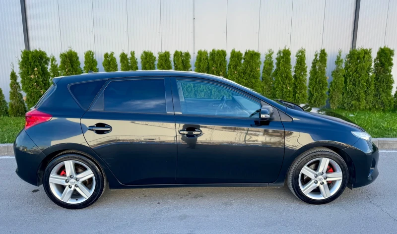 Toyota Auris 2.0D4D PANO, снимка 6 - Автомобили и джипове - 50157121