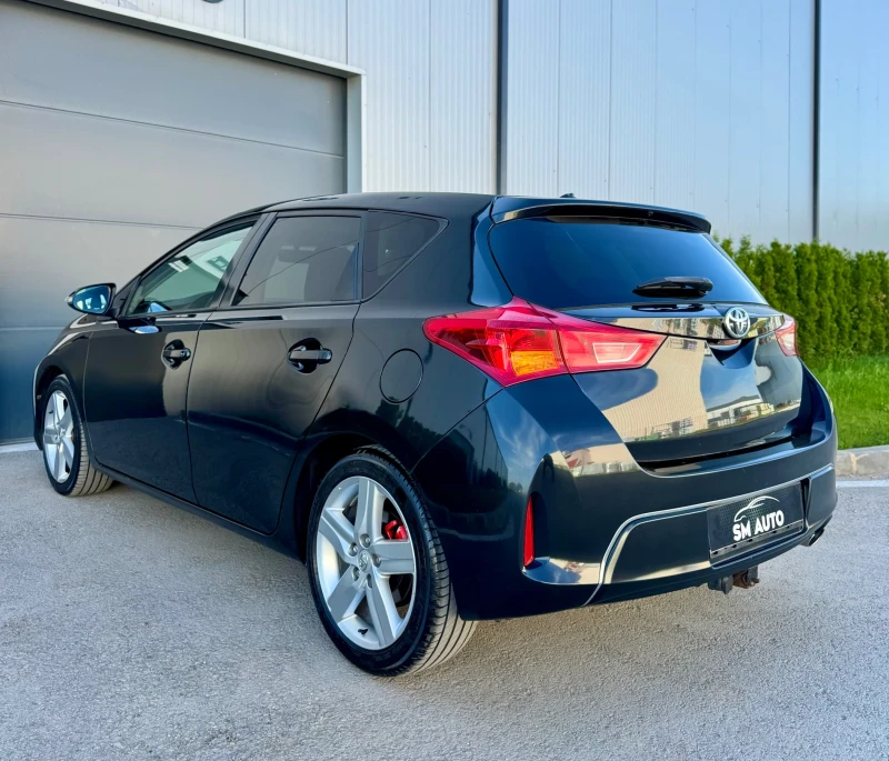Toyota Auris 2.0D4D PANO, снимка 3 - Автомобили и джипове - 50157121