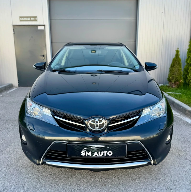 Toyota Auris 2.0D4D PANO, снимка 8 - Автомобили и джипове - 50157121