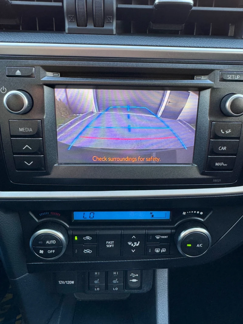 Toyota Auris 2.0D4D PANO, снимка 14 - Автомобили и джипове - 50157121