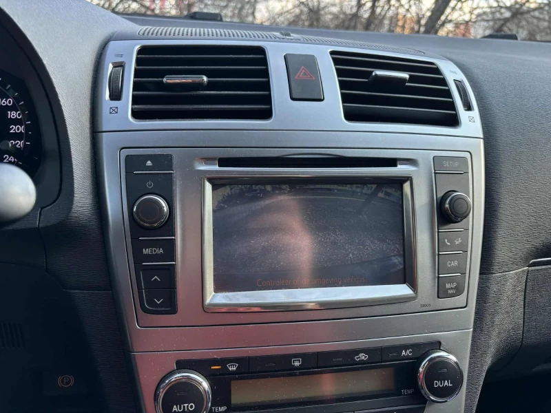 Toyota Avensis, снимка 11 - Автомобили и джипове - 52179730