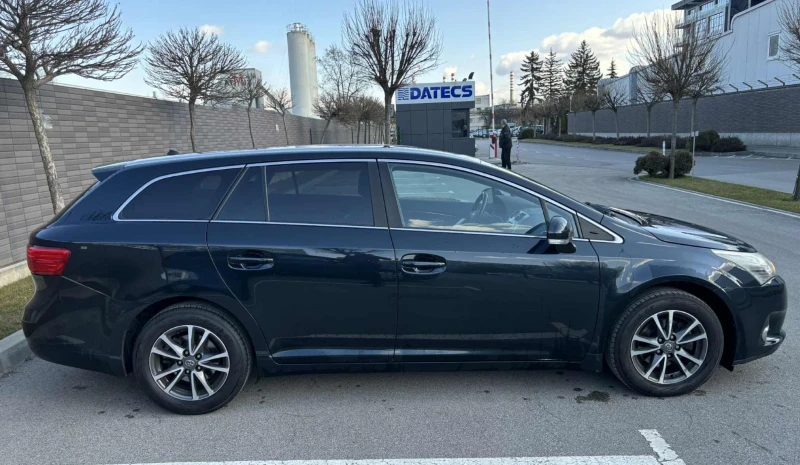 Toyota Avensis, снимка 2 - Автомобили и джипове - 52179730