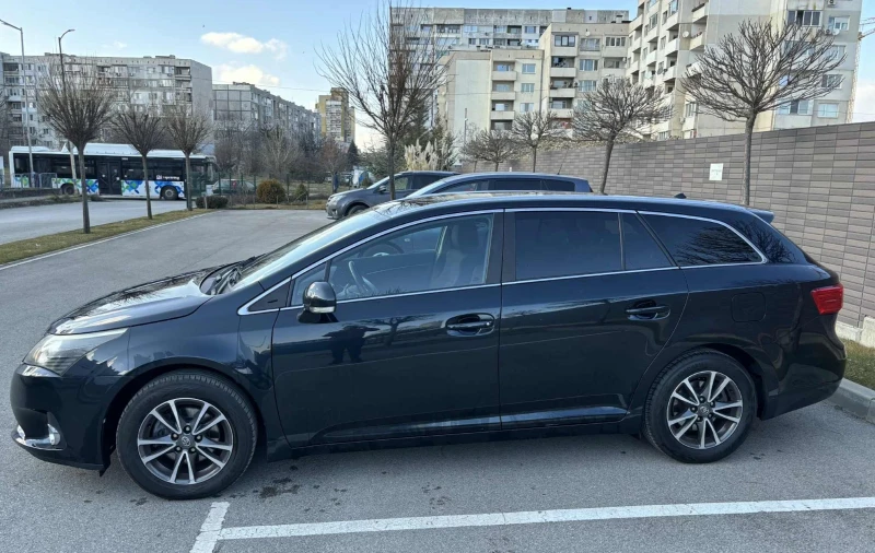 Toyota Avensis, снимка 6 - Автомобили и джипове - 52179730