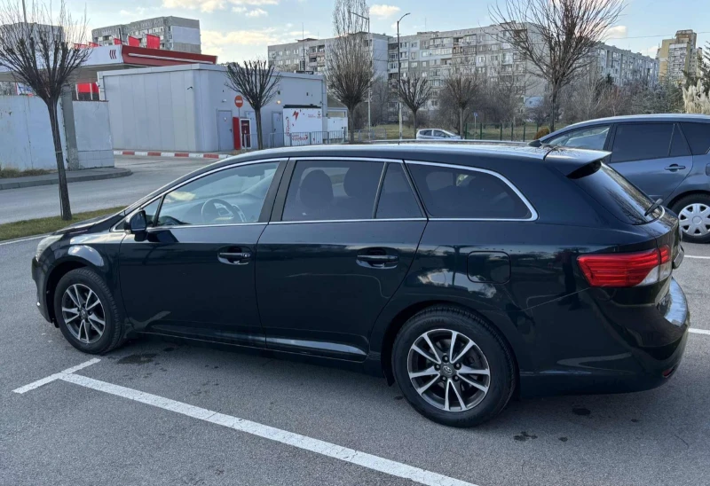 Toyota Avensis, снимка 5 - Автомобили и джипове - 52179730