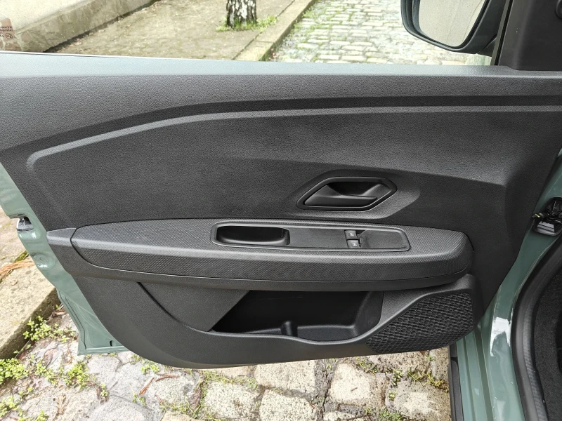 Dacia Jogger 31000km, снимка 10 - Автомобили и джипове - 52308748