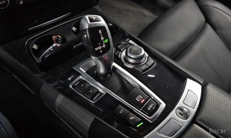 BMW 750, снимка 9 - Автомобили и джипове - 52805656