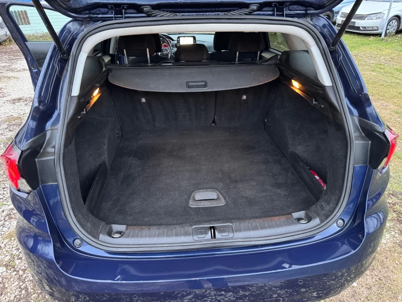 Fiat Tipo 1.4 i / NAVI / LED / 166000 km., снимка 13 - Автомобили и джипове - 52868497