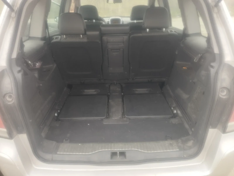 Opel Zafira 1.9, снимка 8 - Автомобили и джипове - 53220979