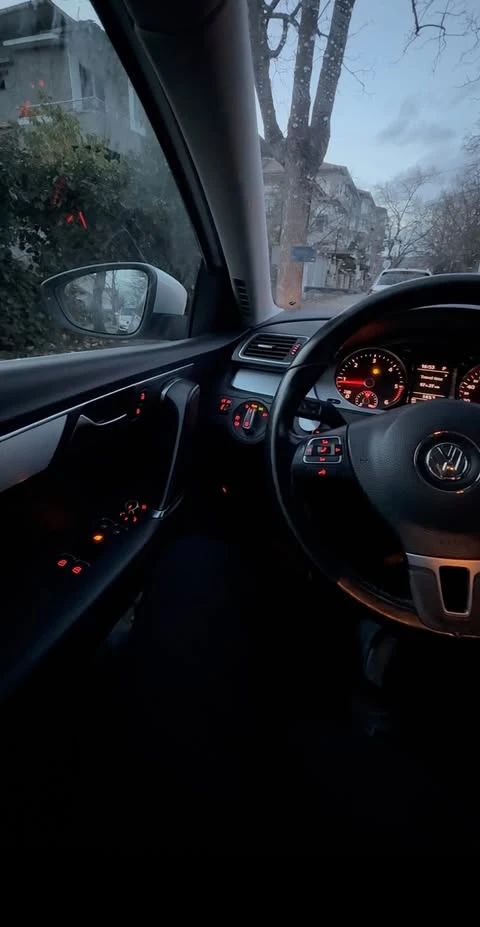 VW Passat, снимка 8 - Автомобили и джипове - 52579656