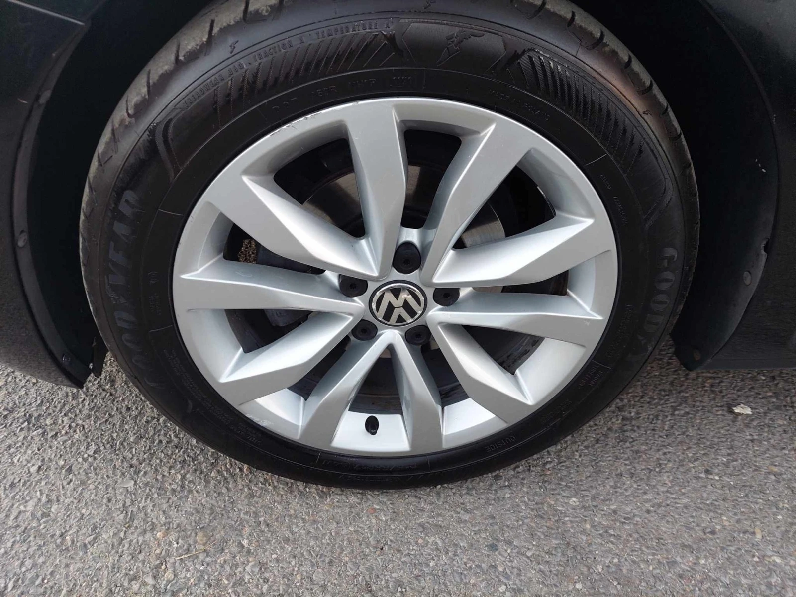 VW Beetle 1, 6TDI 105ps NAVI | Mobile.bg   13