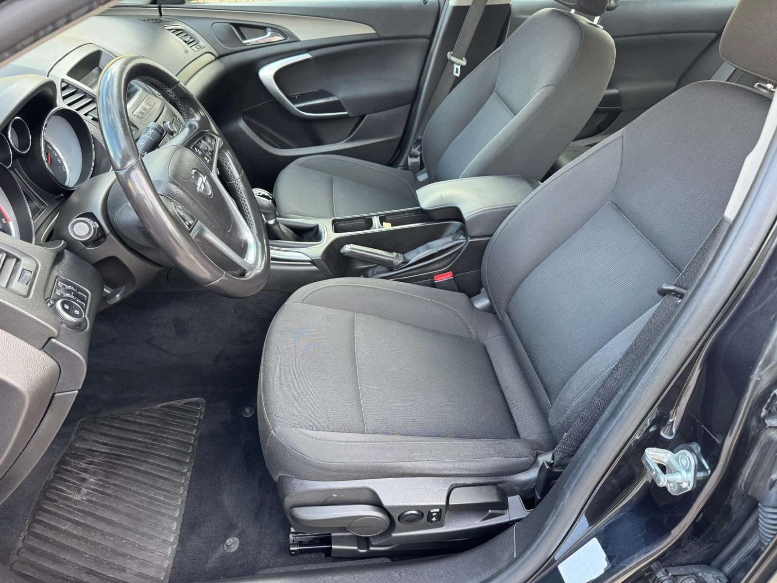 Opel Insignia 1.9CDTI-131kc най-здравия!!!!! - изображение 10