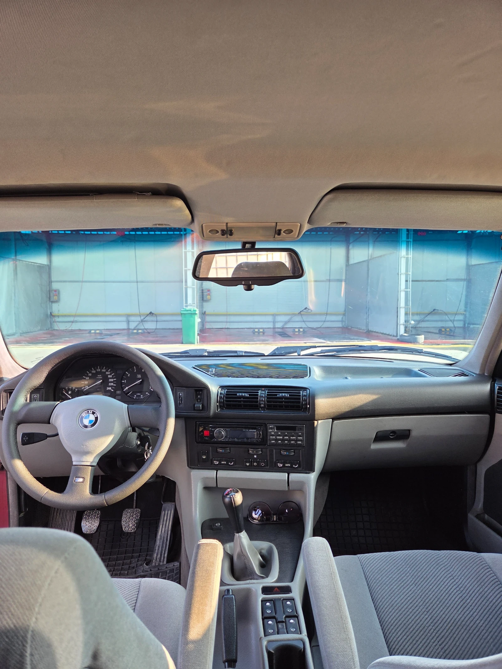 BMW 520, снимка 11 - Автомобили и джипове - 52323265