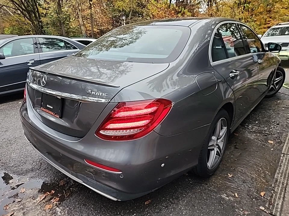 Mercedes-Benz E 300 Sport 4MATIC - изображение 4