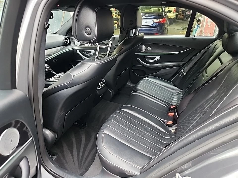 Mercedes-Benz E 300 Sport 4MATIC - изображение 9
