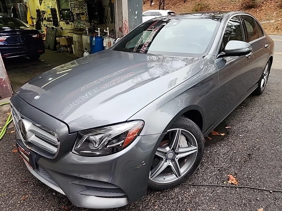 Mercedes-Benz E 300 Sport 4MATIC - изображение 2