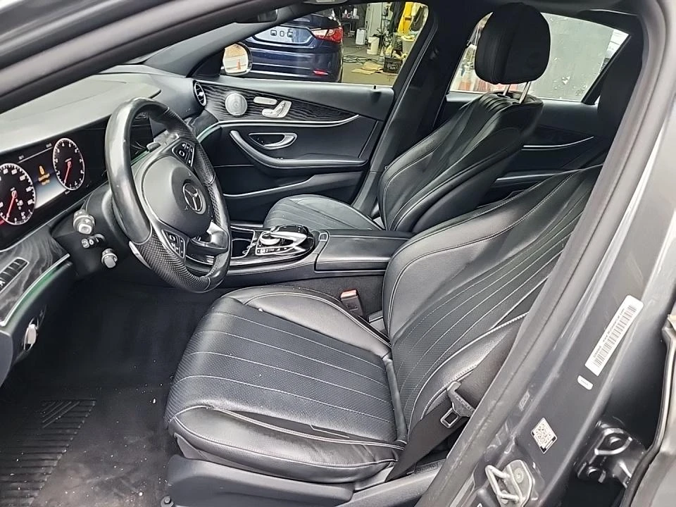 Mercedes-Benz E 300 Sport 4MATIC - изображение 7