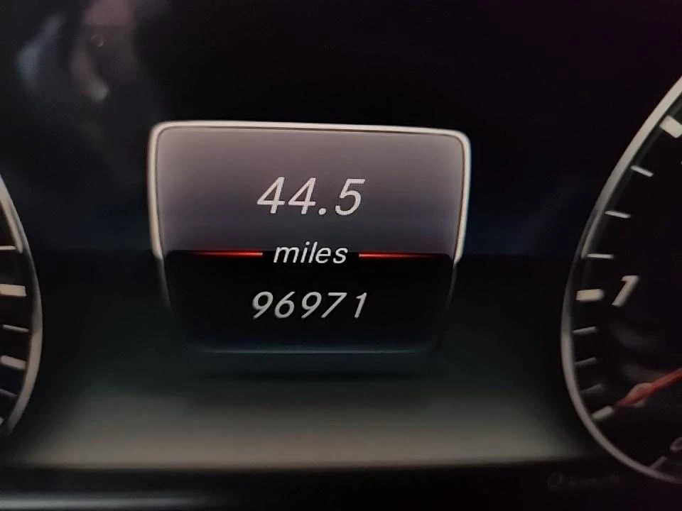 Mercedes-Benz E 300 Sport 4MATIC - изображение 10