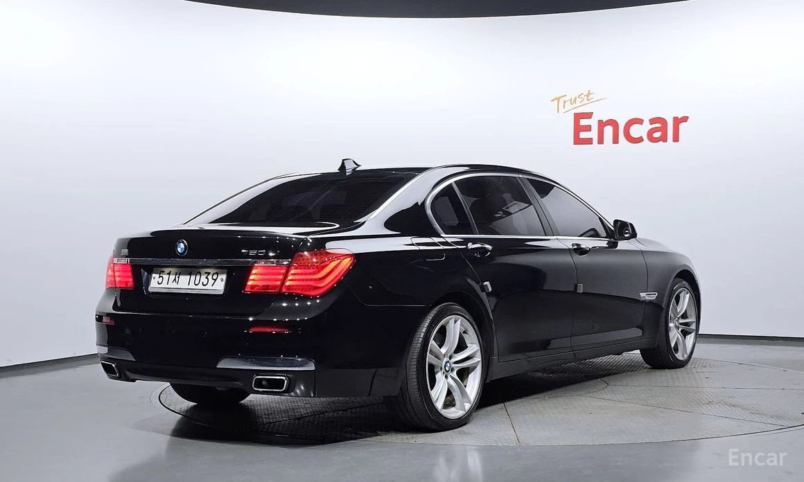 BMW 750  - изображение 2