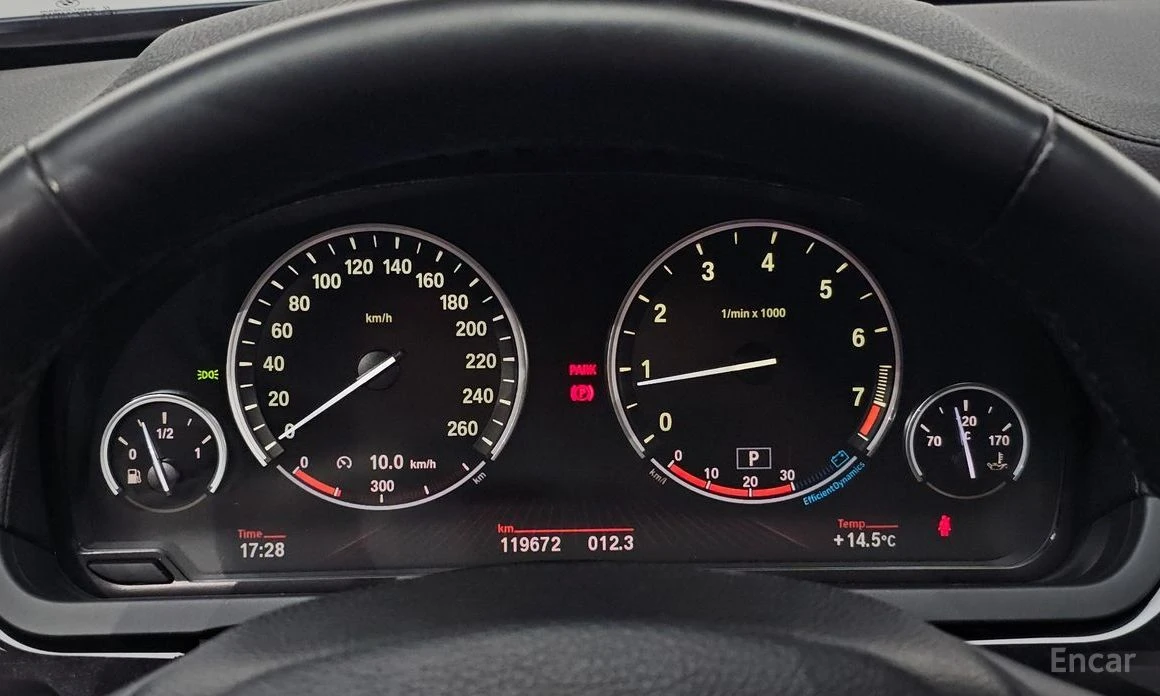 BMW 750  - изображение 8