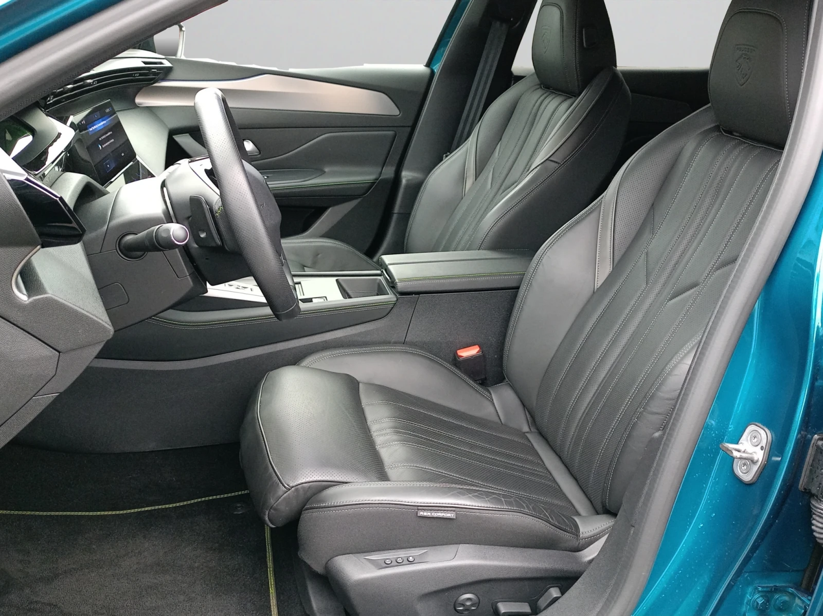 Peugeot 408 GT 1, 6 Plug-in HYBRID 2WD 180 e-EAT8 EURO 6.4 - изображение 10