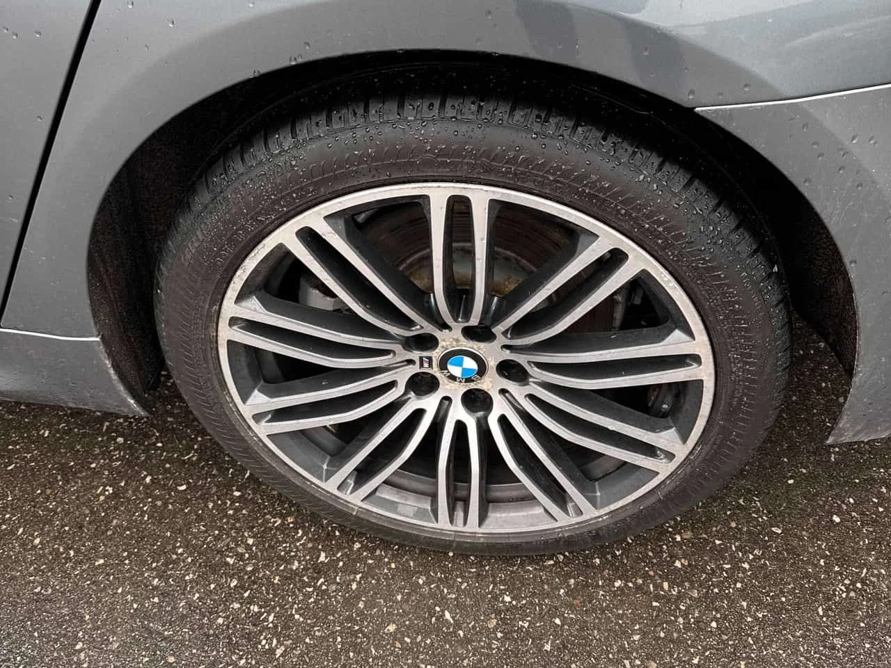 BMW 530 i xDrive/CARFAX/HARMAN KARDON/ШИБИДАХ/ПОДГРЕВИ, снимка 6 - Автомобили и джипове - 53918942