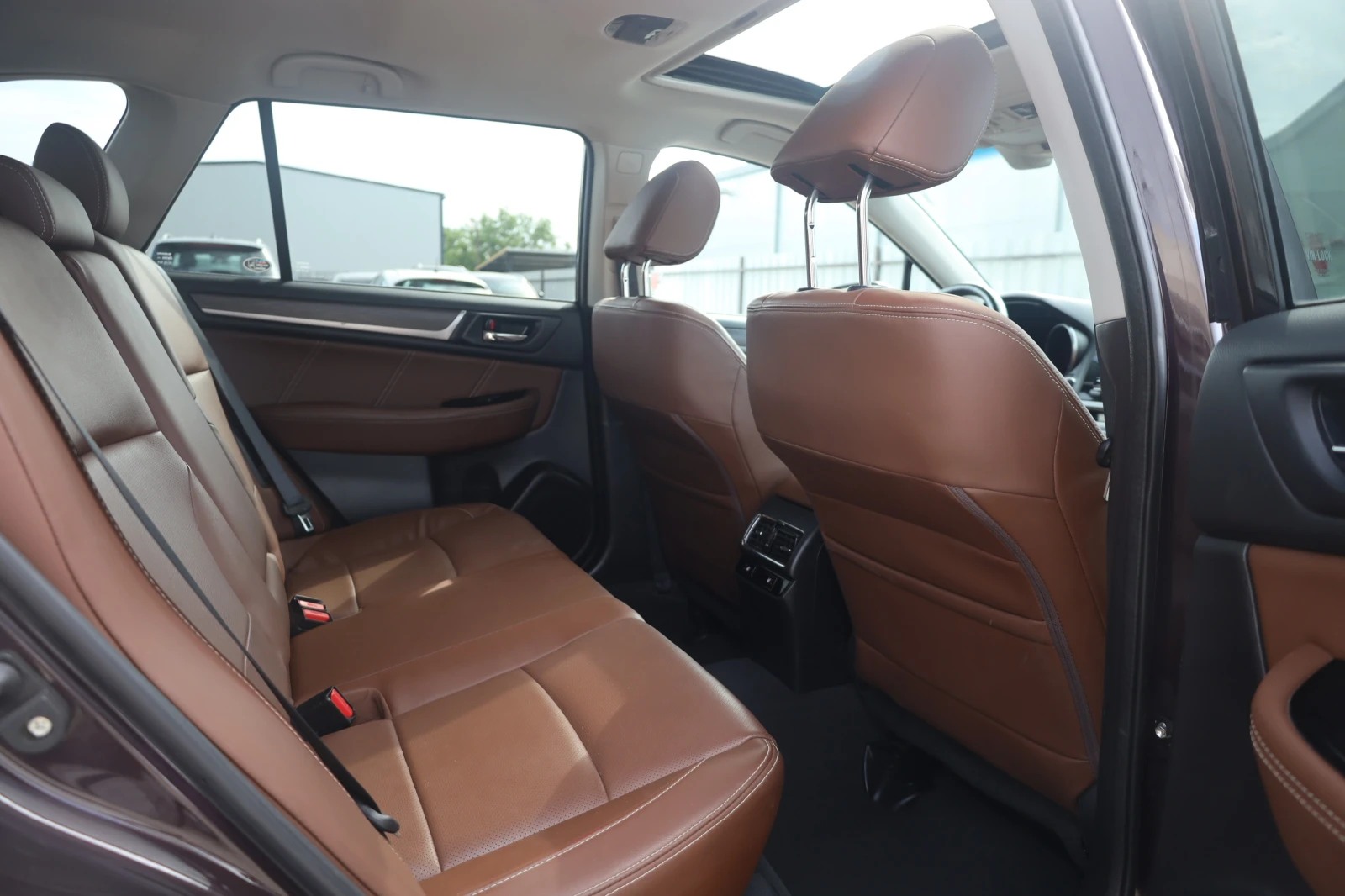 Subaru Outback 3.6R 4WD Distr Blind KeyGO HlK KAM 4xSzH Memory, снимка 8 - Автомобили и джипове - 54781441