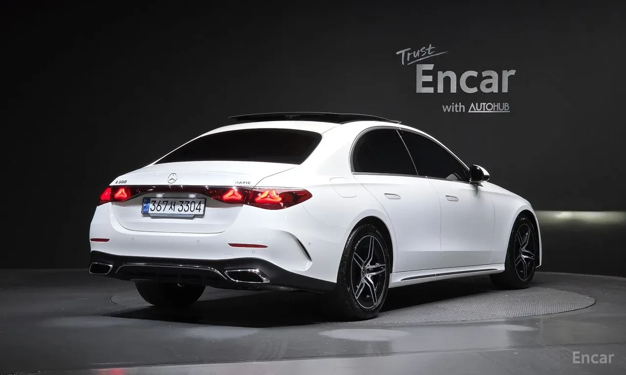 Mercedes-Benz E 300 AMG Line| 4MATIC| BURMESTER| MATRIX LED| , снимка 2 - Автомобили и джипове - 55008642