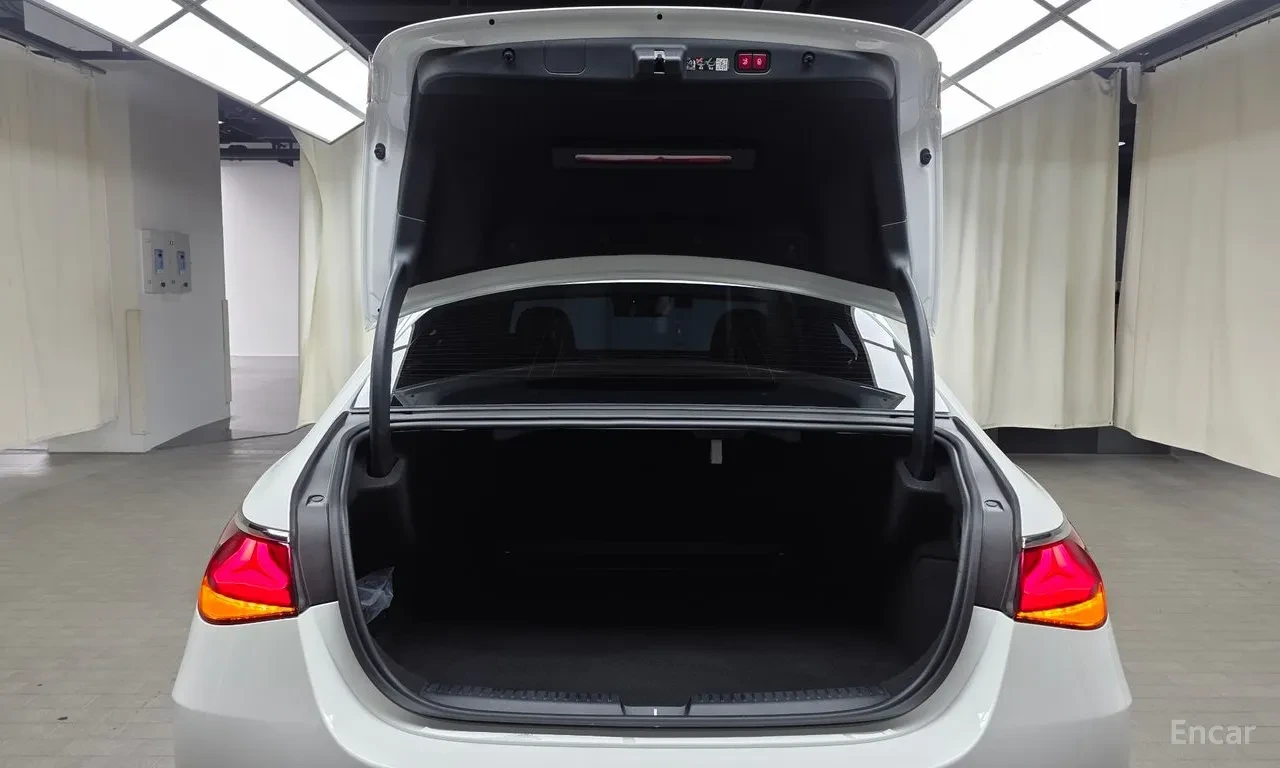 Mercedes-Benz E 300 AMG Line| 4MATIC| BURMESTER| MATRIX LED| , снимка 17 - Автомобили и джипове - 55008642