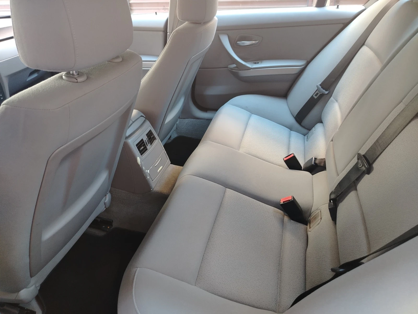 BMW 318 E90, снимка 5 - Автомобили и джипове - 55102635
